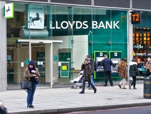 Lloyds Banking Partners With Dynatrace to Lower IT Emissions